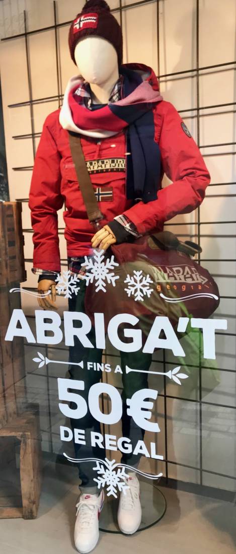 WINDOW ABRIGA’T : LOOK RED DARK DENIM