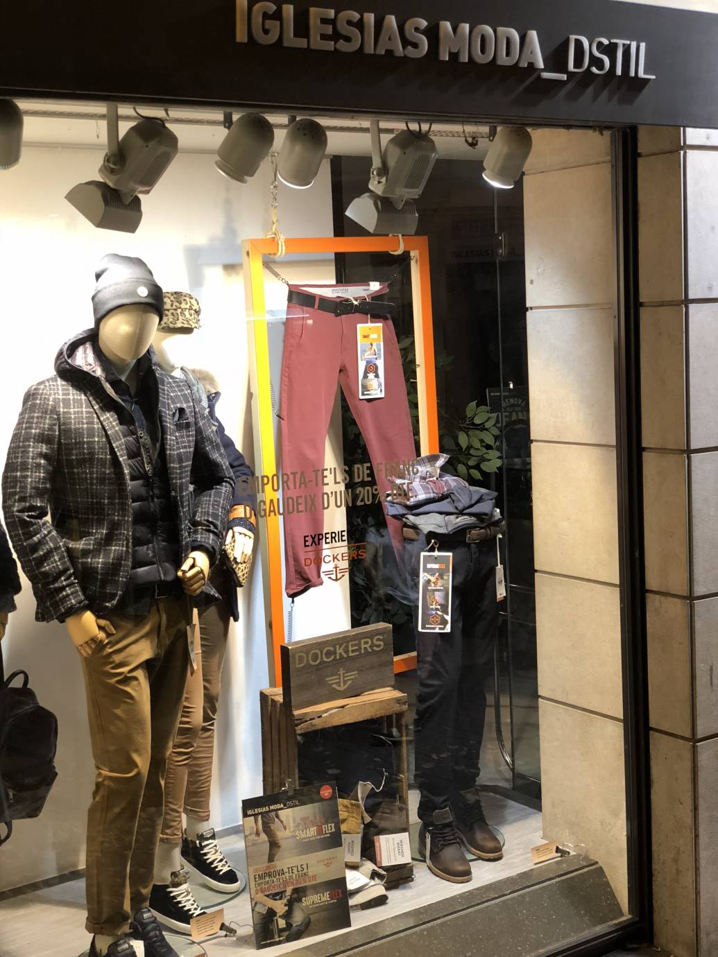 DOCKERS EXPERIENCE : Gaudeix de les SMART series .. Seran de franc o un 20% de dte