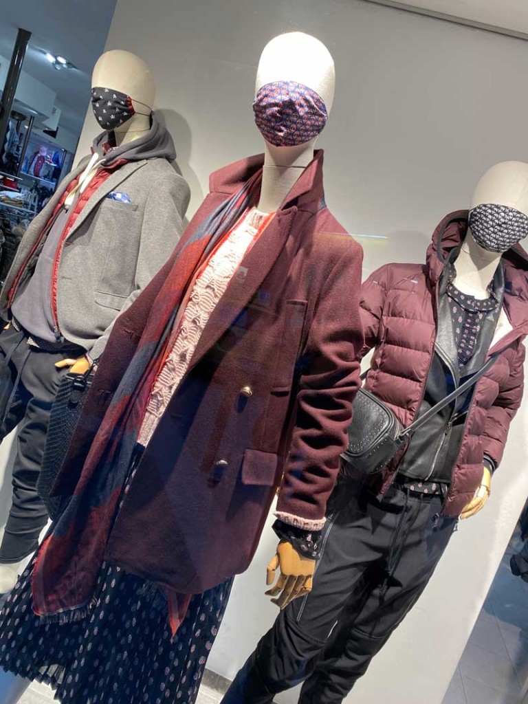 NEW WINDOW, NEW ARRIVALS : COL·LECCIO BLACK & BORDEUX