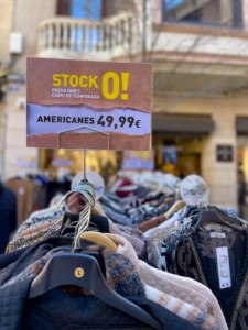 Ja de FORA STOCKS 🔥🔥 Preus únics i irrepetibles 🎯 Davant de la botiga 🎯 Divendres 28 i dissabte 1 🎯