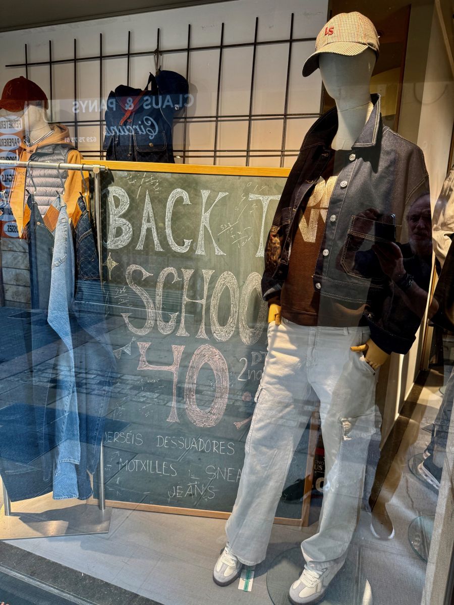 NEW ARRIVALS 🎯 NEW PROMO ⭐ BACK TO SCHOOL 📚🏆 40% de descompte a la 2 unitat 📍